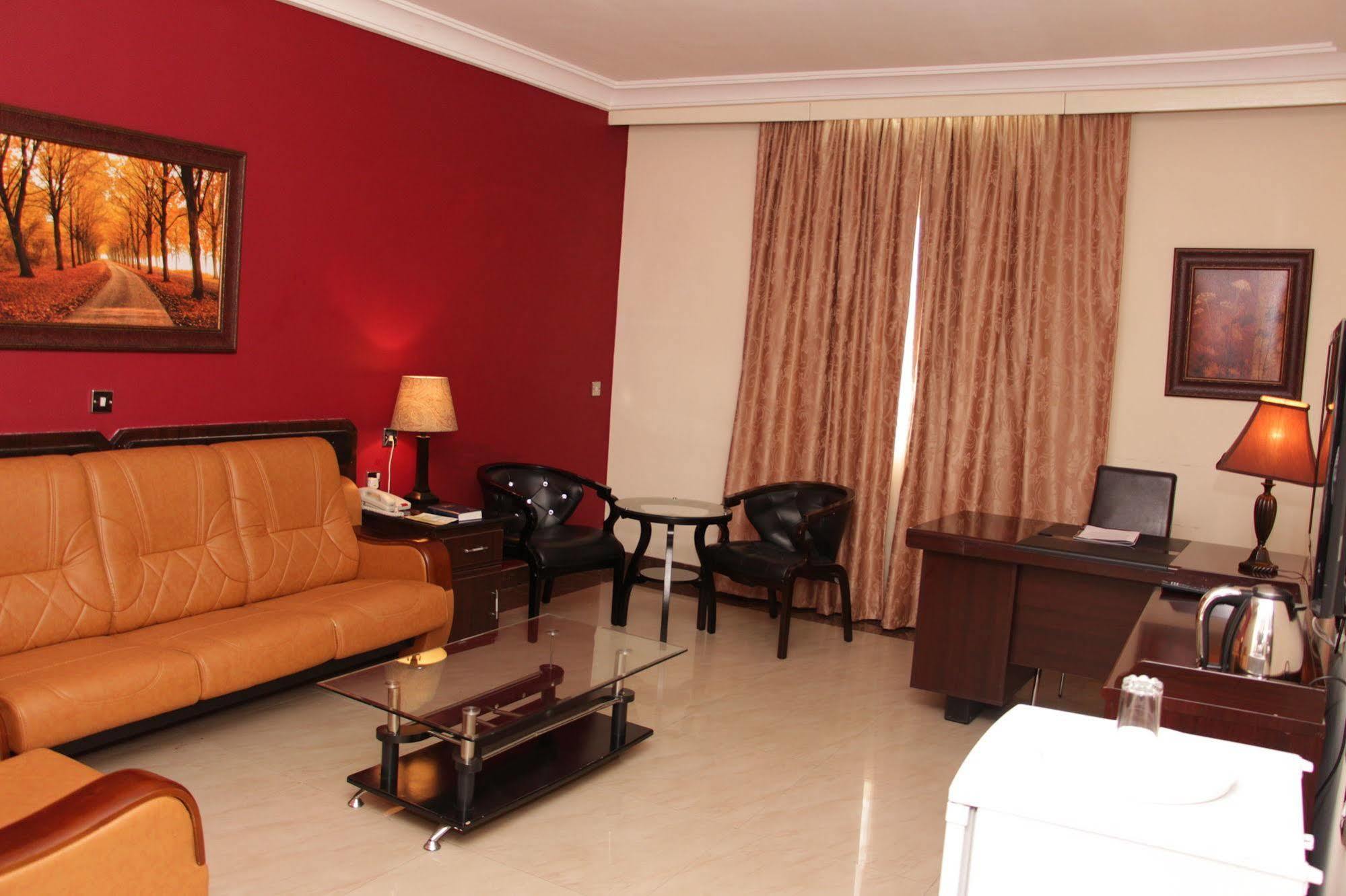 Agura Hotel Abuja Exterior foto